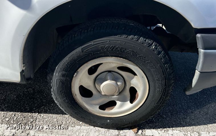 image for item OM9033 2002 Ford F150  SuperCab pickup truck