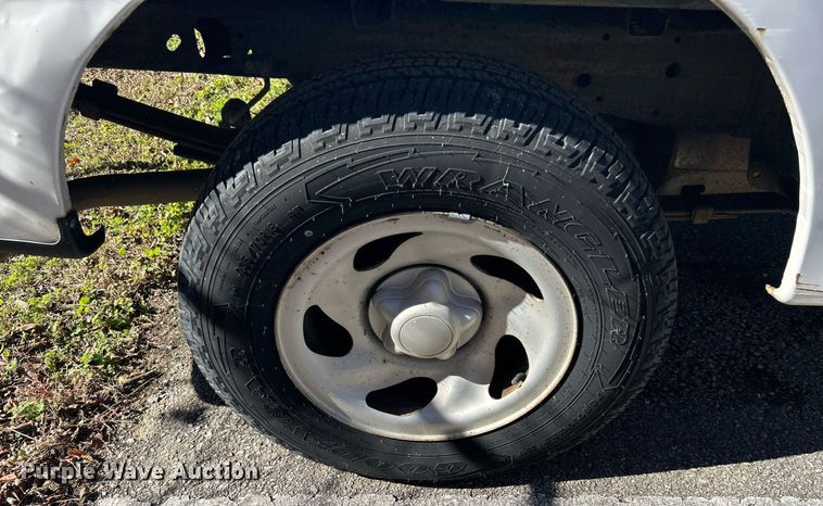 image for item OM9033 2002 Ford F150  SuperCab pickup truck