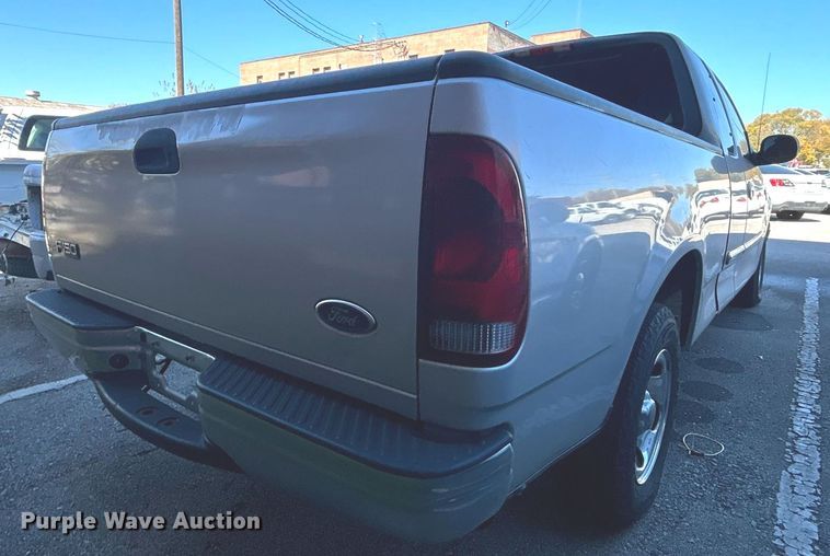 image for item OM9035 2003 Ford F150  SuperCab pickup truck