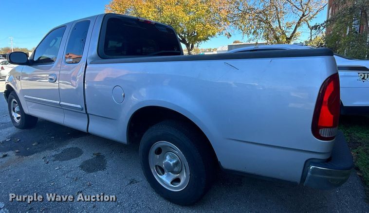 image for item OM9035 2003 Ford F150  SuperCab pickup truck