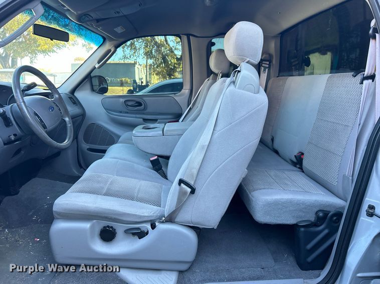 image for item OM9035 2003 Ford F150  SuperCab pickup truck