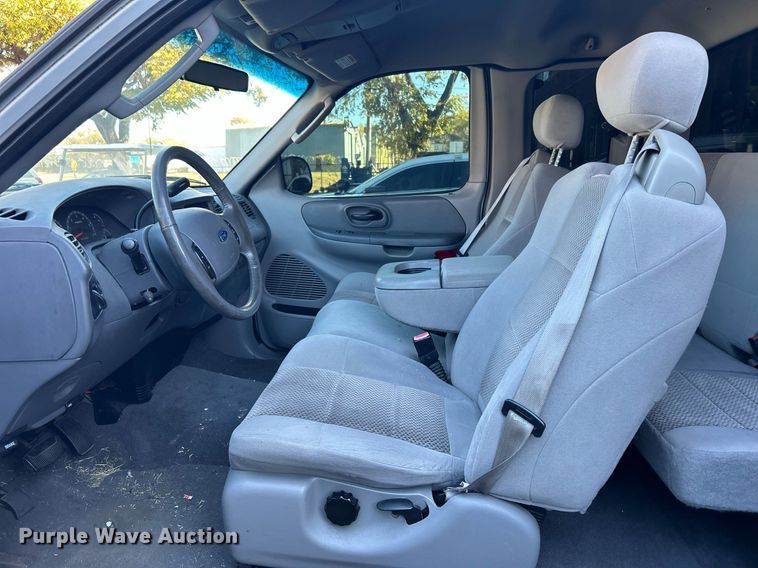 image for item OM9035 2003 Ford F150  SuperCab pickup truck