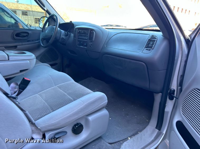 image for item OM9035 2003 Ford F150  SuperCab pickup truck