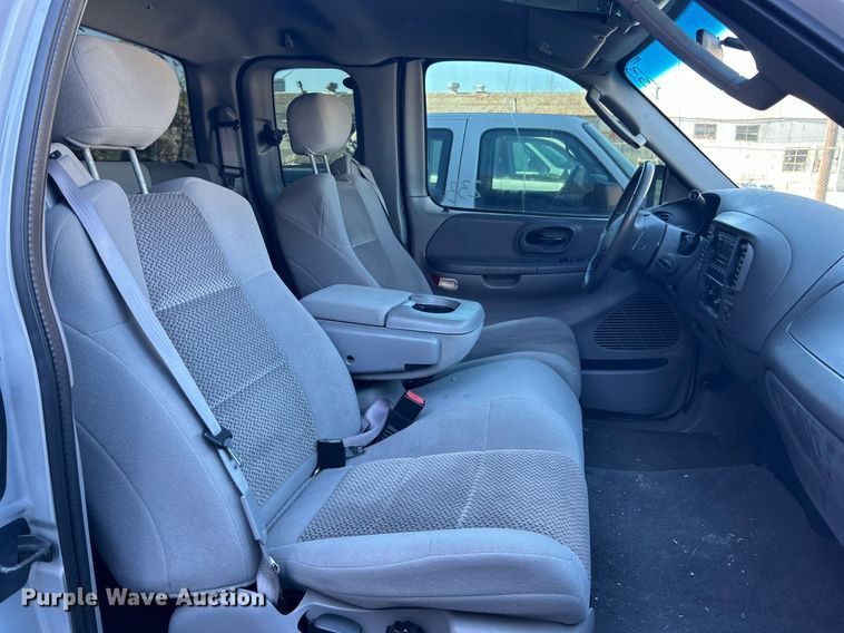 image for item OM9035 2003 Ford F150  SuperCab pickup truck