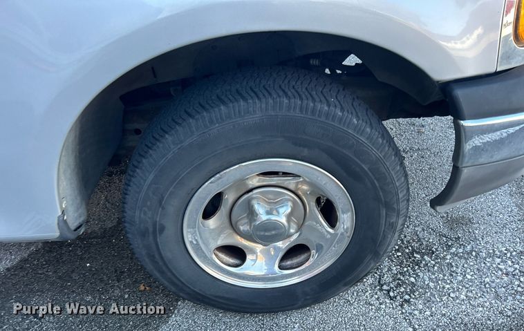 image for item OM9035 2003 Ford F150  SuperCab pickup truck