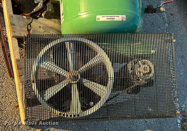 image for item OM9044 Speedaire 3JR76  air compressor