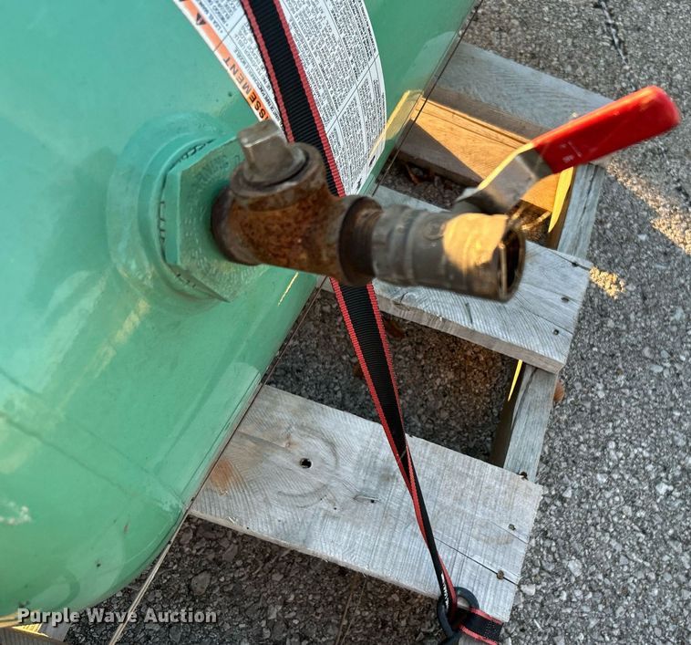 image for item OM9044 Speedaire 3JR76  air compressor