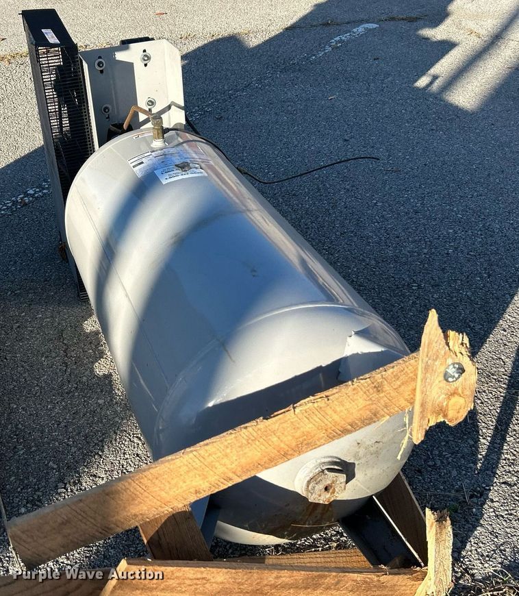 image for item OM9046 Westward 3VB60  air compressor