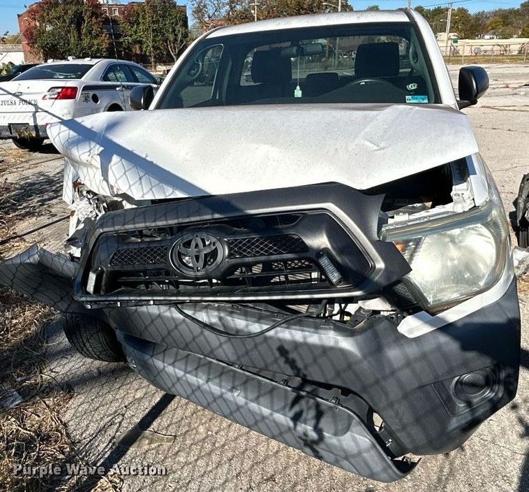 image for item OM9053 2013 Toyota Tacoma  pickup truck