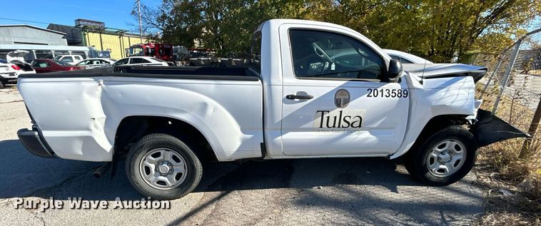 image for item OM9053 2013 Toyota Tacoma  pickup truck