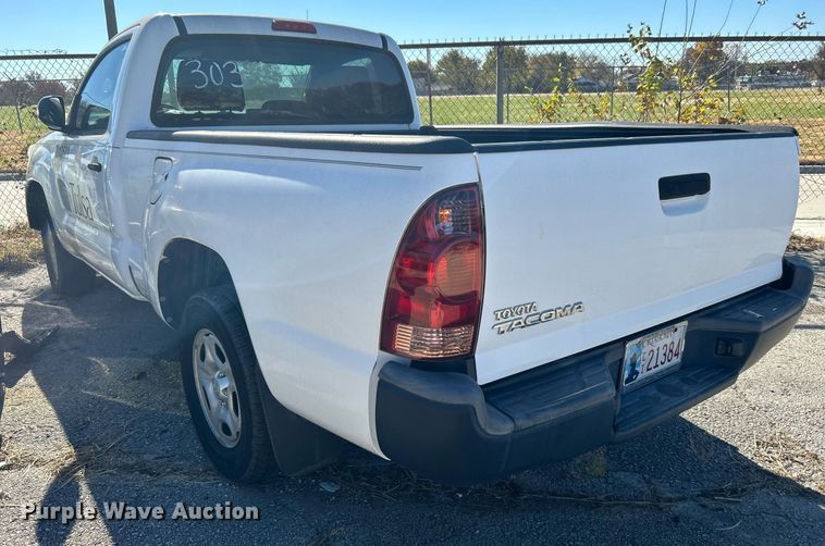 image for item OM9053 2013 Toyota Tacoma  pickup truck