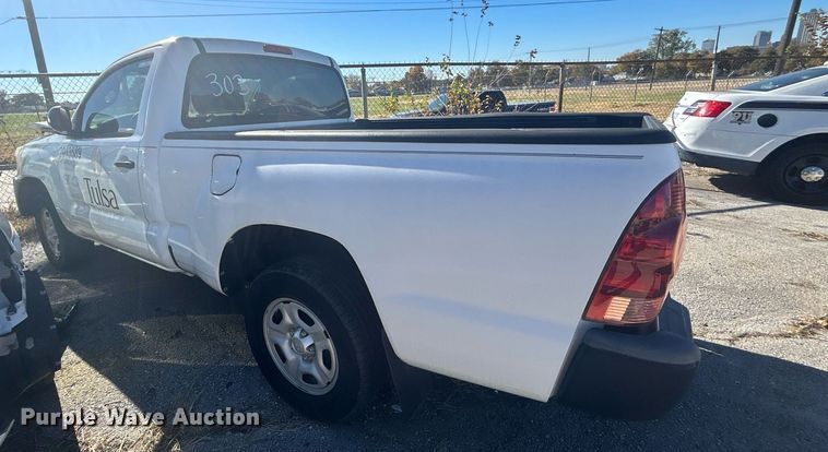 image for item OM9053 2013 Toyota Tacoma  pickup truck