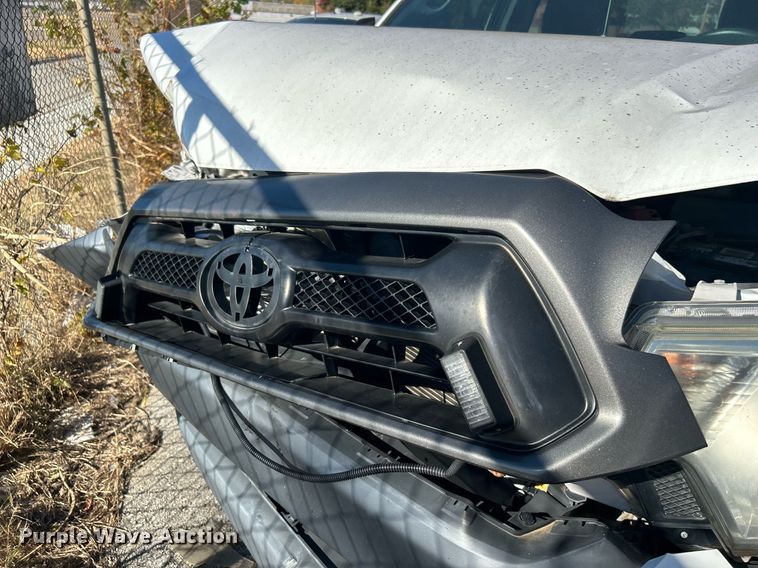 image for item OM9053 2013 Toyota Tacoma  pickup truck