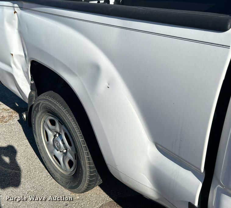 image for item OM9053 2013 Toyota Tacoma  pickup truck