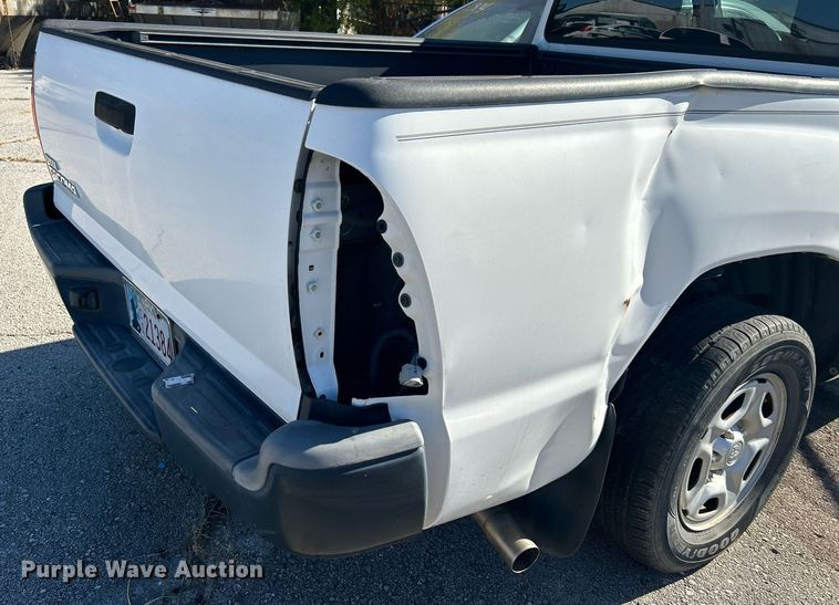 image for item OM9053 2013 Toyota Tacoma  pickup truck