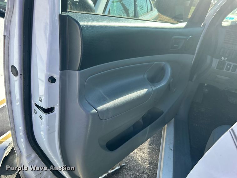 image for item OM9053 2013 Toyota Tacoma  pickup truck