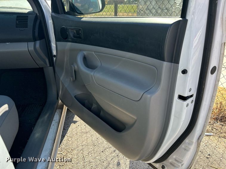 image for item OM9053 2013 Toyota Tacoma  pickup truck