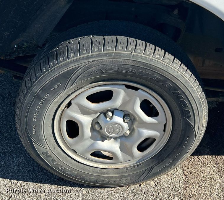 image for item OM9053 2013 Toyota Tacoma  pickup truck