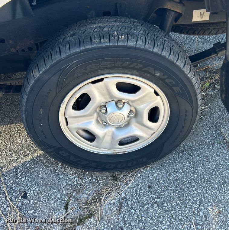 image for item OM9053 2013 Toyota Tacoma  pickup truck