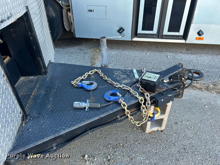 image for item OM9055 2007 Cargo Craft  enclosed cargo trailer