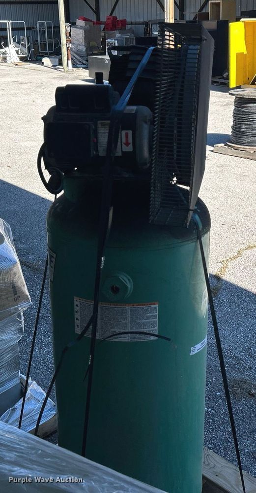 image for item OM9062 Speedaire 3JR76  air compressor