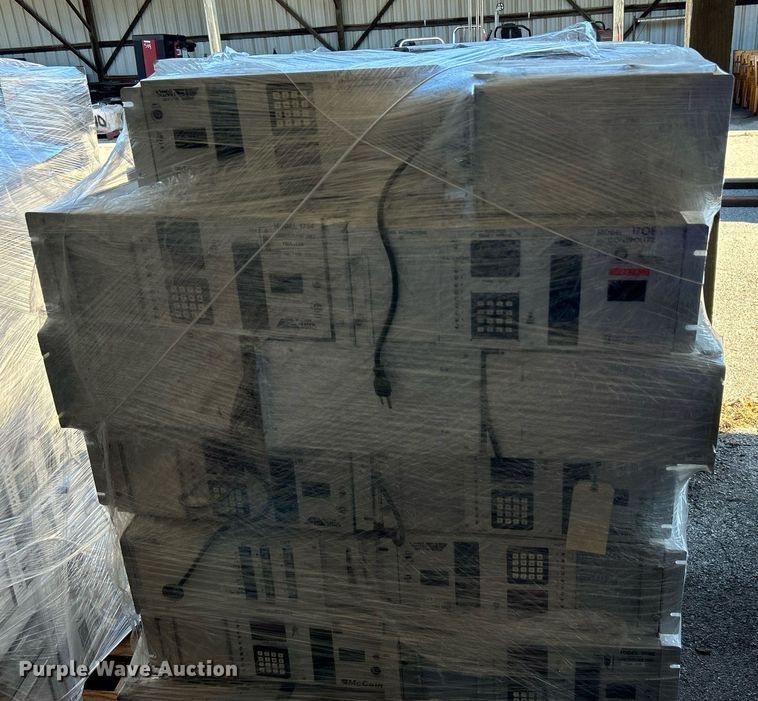 image for item OM9066 Approximately (50) 170 controllers