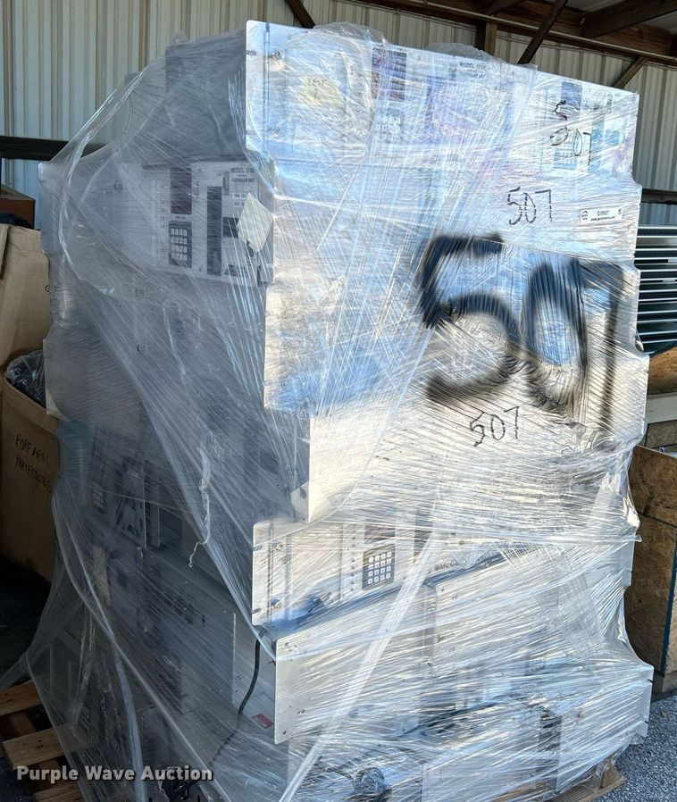 image for item OM9067 Approximately (40) 170 controllers