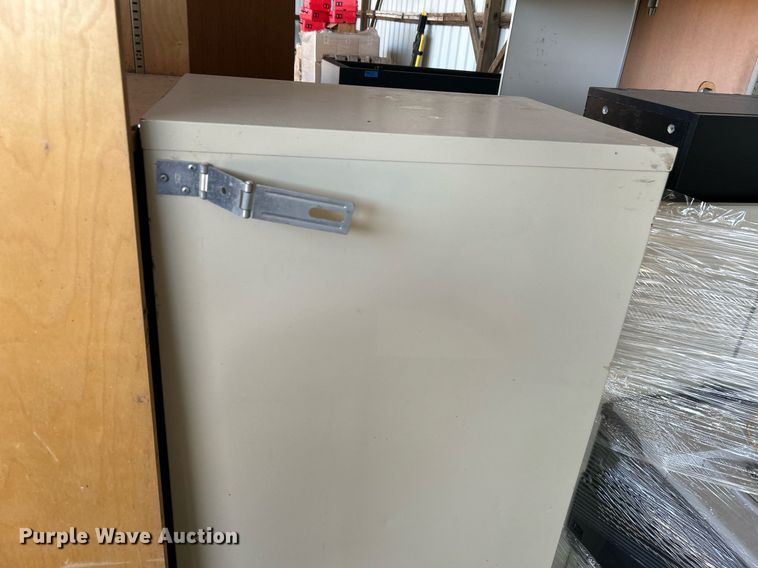 image for item OM9078 Office furniture