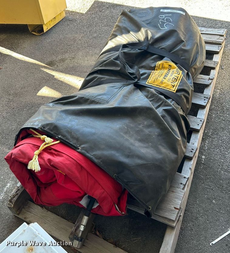 image for item OM9079 Emteko 1313 air tent