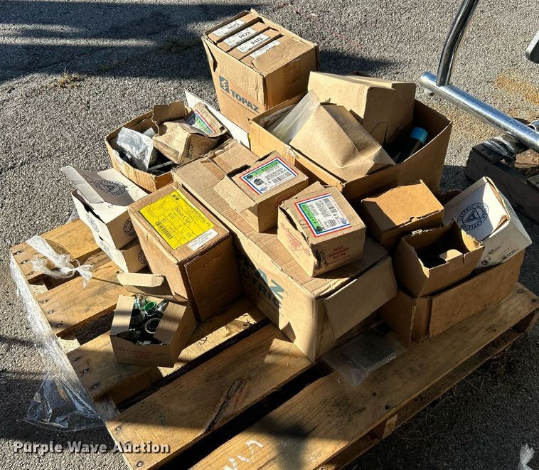 image for item OM9101 Electrical supplies