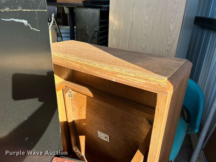 image for item OM9105 Office furniture