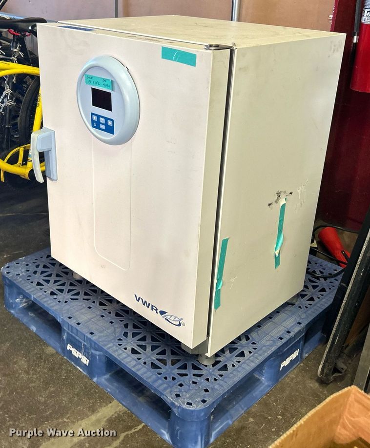 image for item OM9109 VWR Overnfaie laboratory drying oven