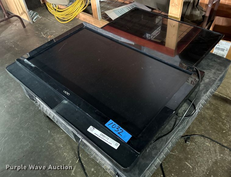 image for item OM9114 (2) TVs