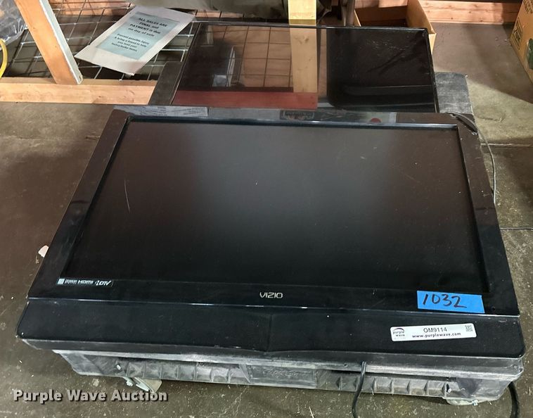 image for item OM9114 (2) TVs