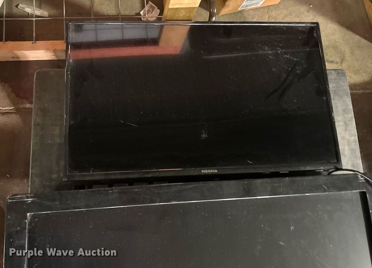 image for item OM9114 (2) TVs