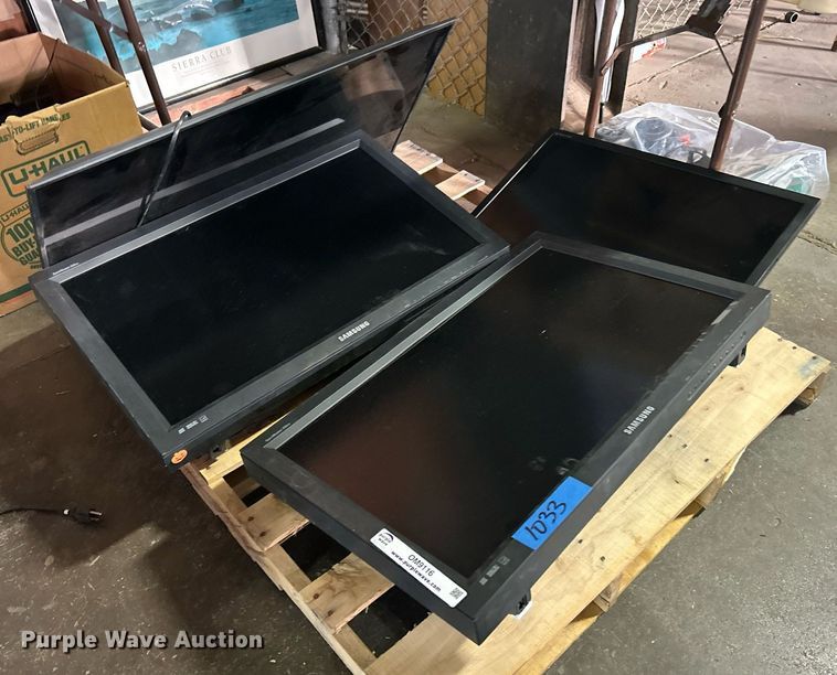 image for item OM9114 (2) TVs