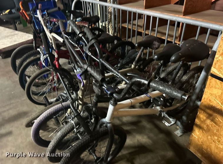 image for item OM9127 Approximately (9) bikes