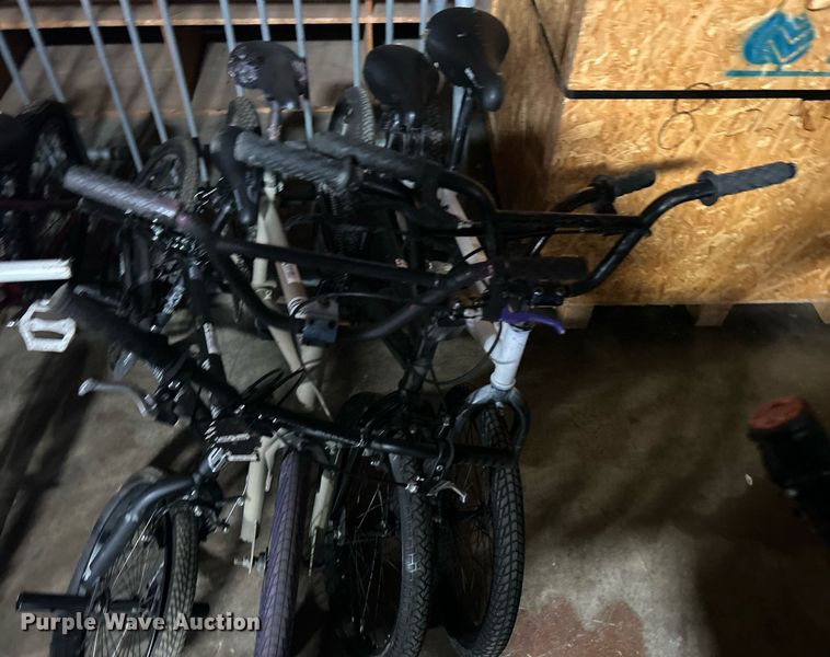 image for item OM9127 Approximately (9) bikes