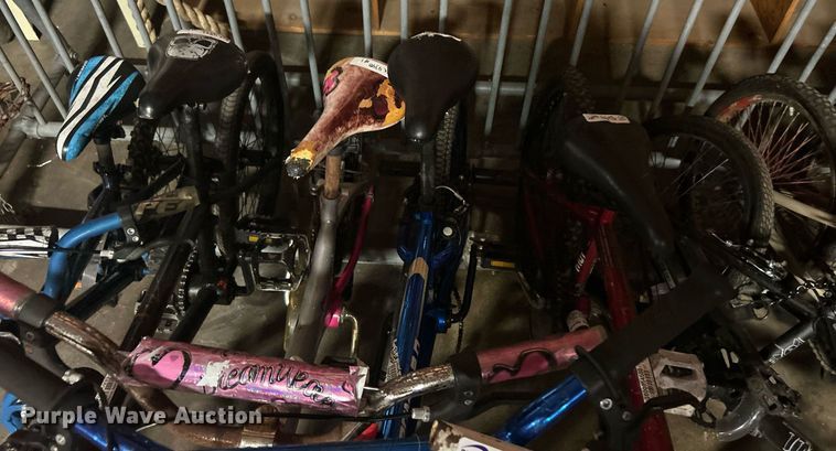 image for item OM9127 Approximately (9) bikes