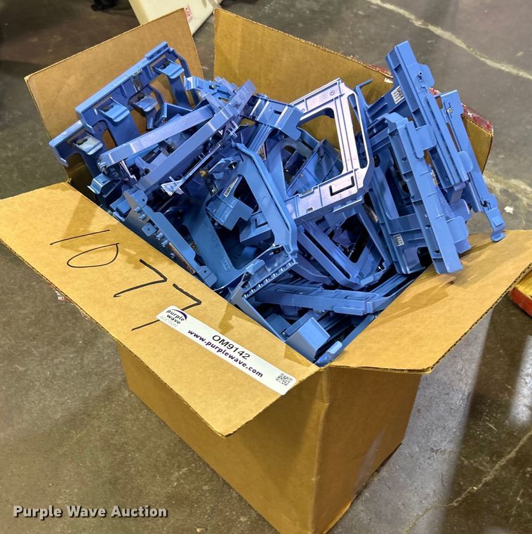 image for item OM9142 Hard drive caddies