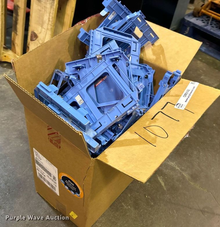 image for item OM9142 Hard drive caddies