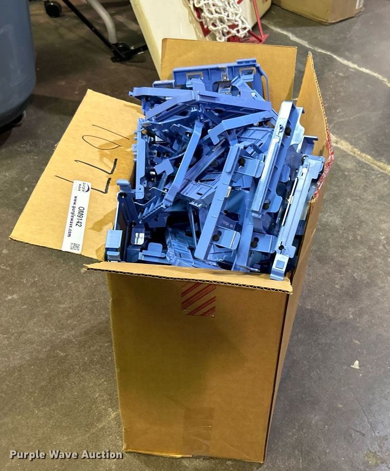 image for item OM9142 Hard drive caddies