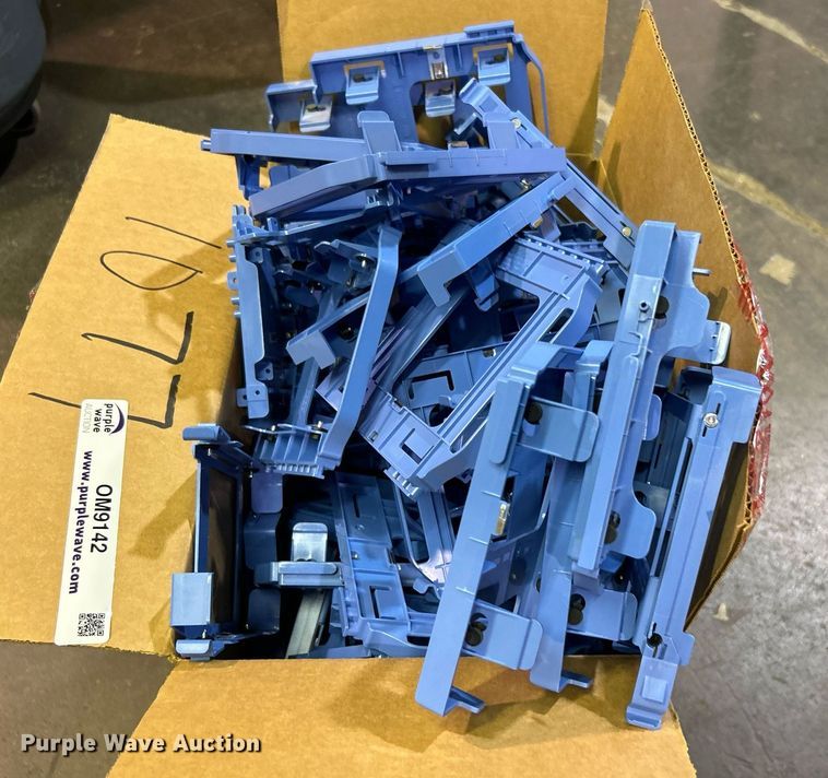 image for item OM9142 Hard drive caddies