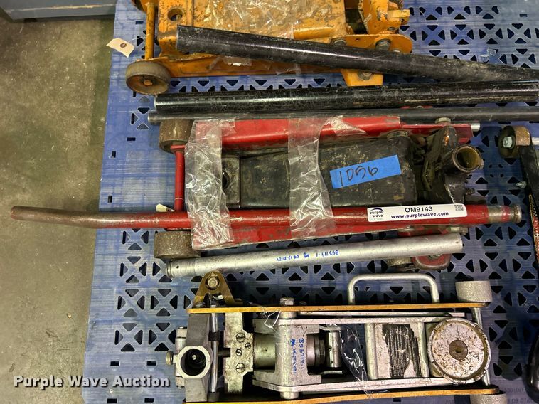 image for item OM9143 (4) Floor jacks