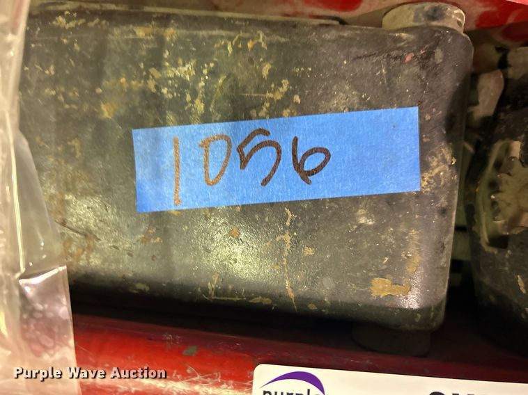 image for item OM9143 (4) Floor jacks