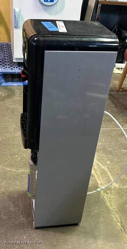 image for item OM9144 Aquverse 5PH commercial-grade bottleless water cooler