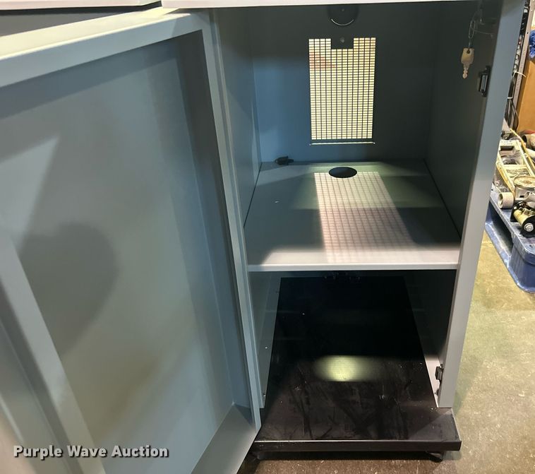 image for item OM9145 (2) Oce-Technologies B.V. storage cabinets