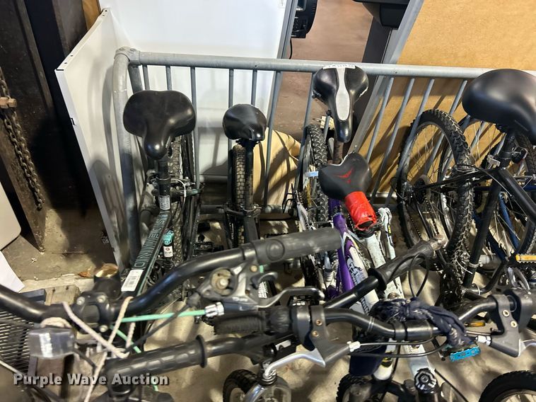 image for item OM9151 Approximately (17) bikes