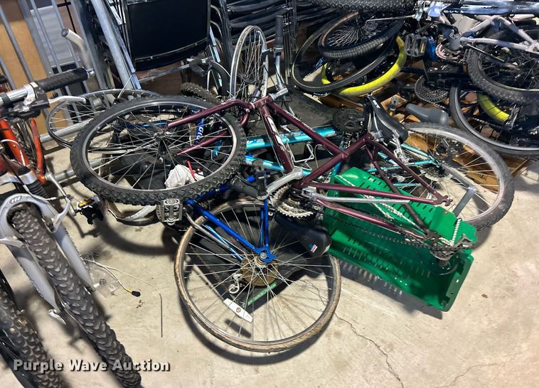 image for item OM9151 Approximately (17) bikes