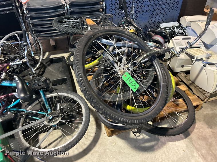 image for item OM9151 Approximately (17) bikes